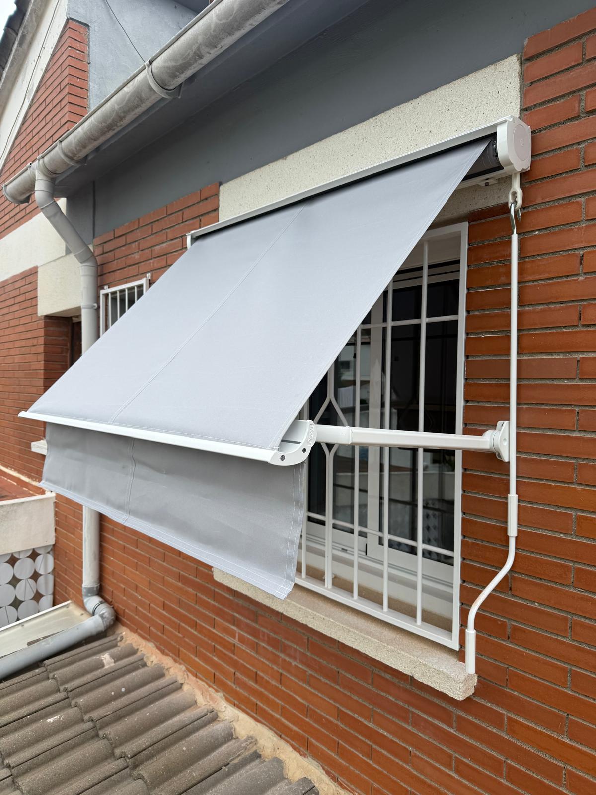 Toldo semicofre instalado por Topasol
