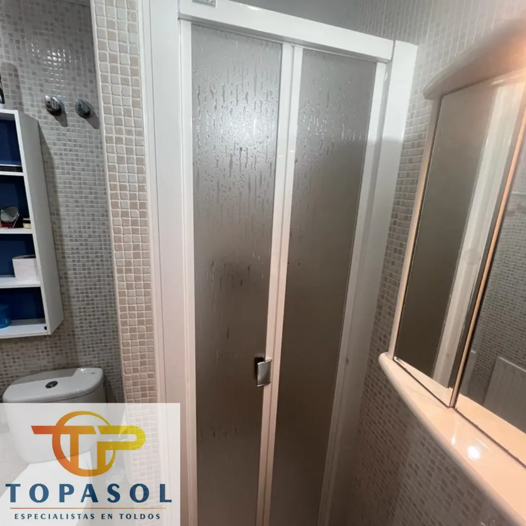 Instalación de toldo realizada por Topasol